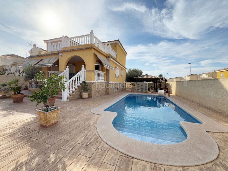 Foto eaccd1d8-44b8-4c16-aacd-634d50b36593. Chalet en Monte y Mar Santa Pola