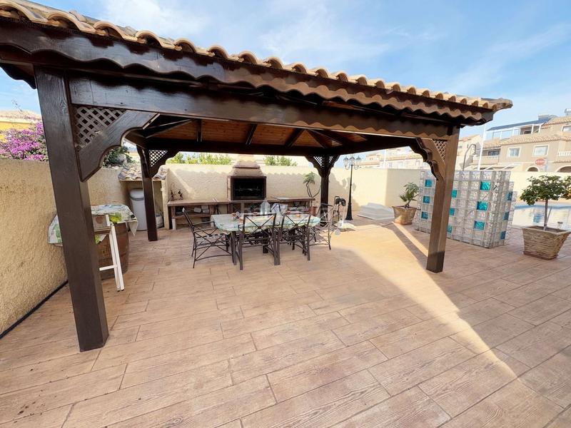 Foto f5d5f8b5-fe9d-4ed3-87cc-01b24fad024b. Chalet en Monte y Mar Santa Pola