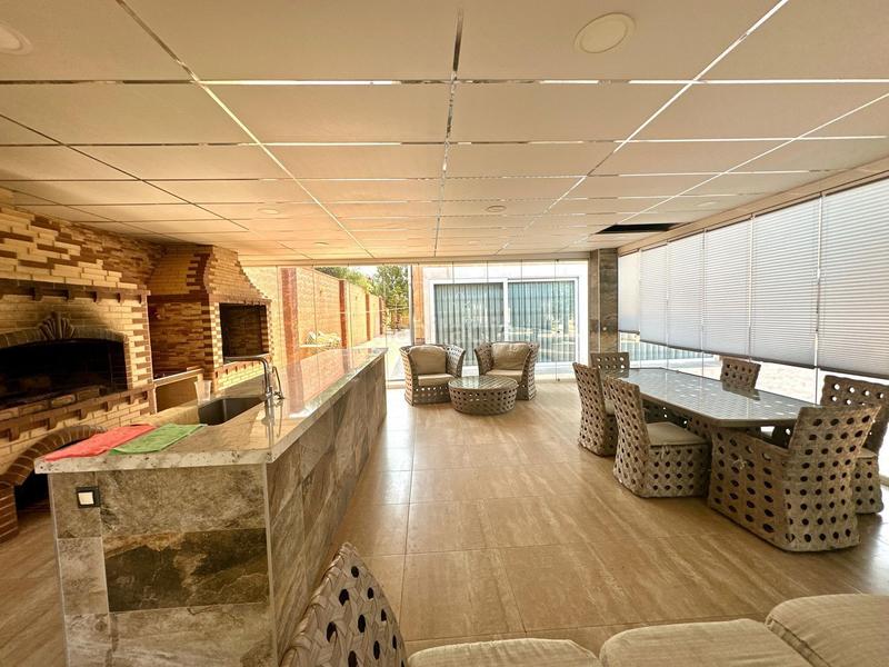 Foto 15b50692-6d47-4f7e-af6a-8d8a7b320aed. Chalet dans paseo paseo mayor dans Rebolledo Alicante