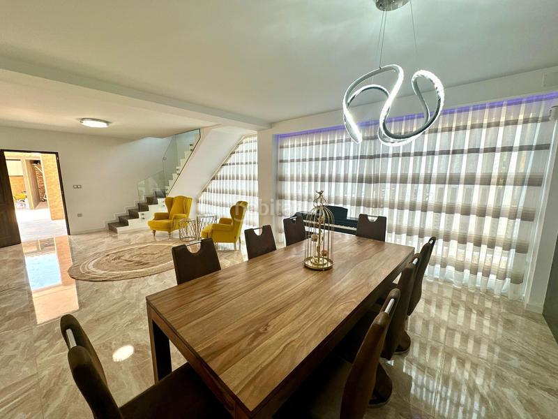 Foto 7c4449f1-4a63-46c3-b798-48e494137339. Chalet dans paseo paseo mayor dans Rebolledo Alicante