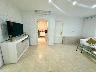 Appartement à Los Ángeles. Piso reformado de esquina en segunda planta sin ascensor