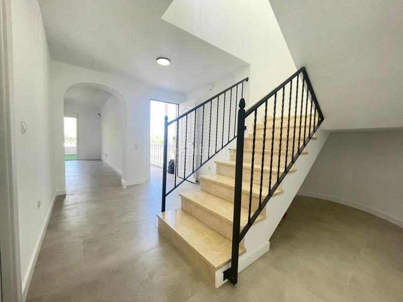 Foto 272ee7d5-5daa-4a62-b4ad-2f81b7de9de2. Chalet  en campello con reforma a estrenar !!! en Campello (el)