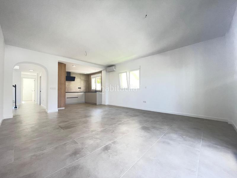 Foto 49a0b68b-017f-4545-ab0f-c3da43ecc2e1. Chalet  en campello con reforma a estrenar !!! en Campello (el)