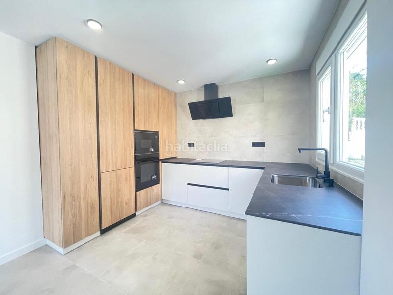 Foto 5b76b6c5-f7b2-4594-a92a-6dfb6a4d8017. Chalet  en campello con reforma a estrenar !!! en Campello (el)