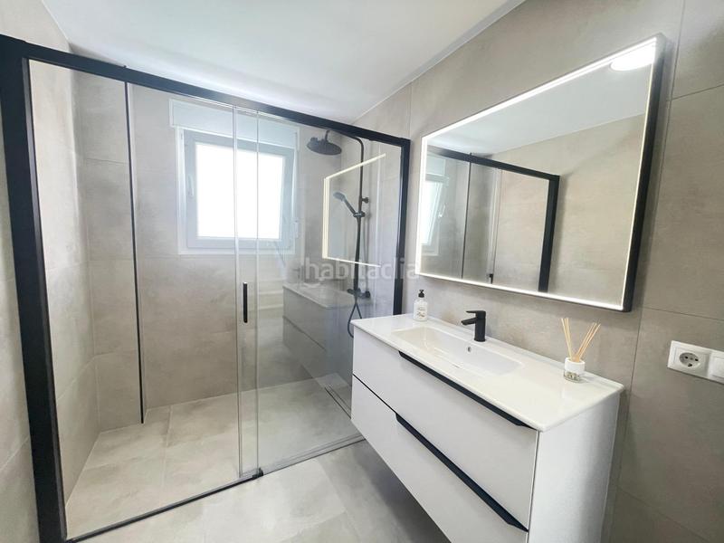 Foto 6239bd81-ba95-40af-b086-67457baf4271. Chalet  en campello con reforma a estrenar !!! en Campello (el)