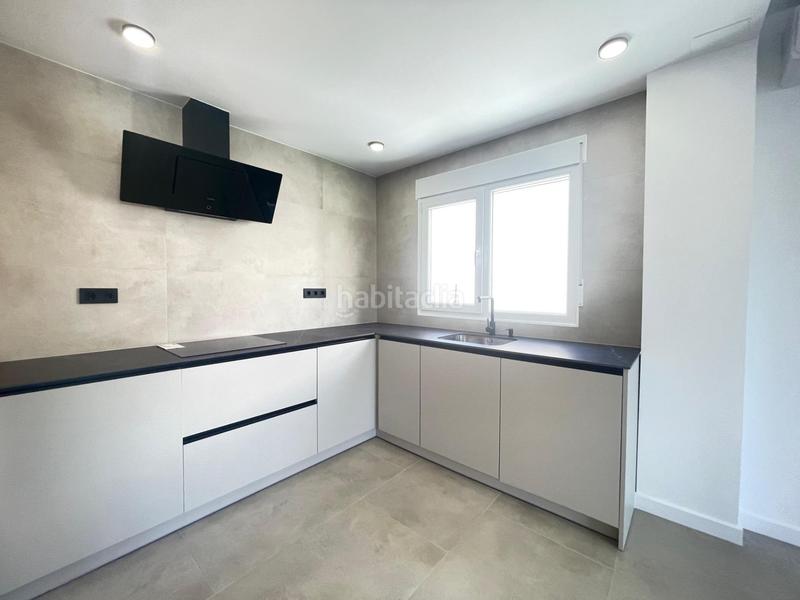 Foto 697d8503-e4a4-48e4-9e62-6e5d4775cc80. Chalet  en campello con reforma a estrenar !!! en Campello (el)