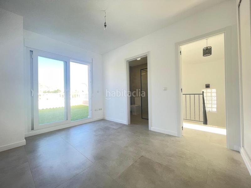 Foto 9f8df4d1-66cc-4251-8460-fc7ffcae9291. Chalet  en campello con reforma a estrenar !!! en Campello (el)