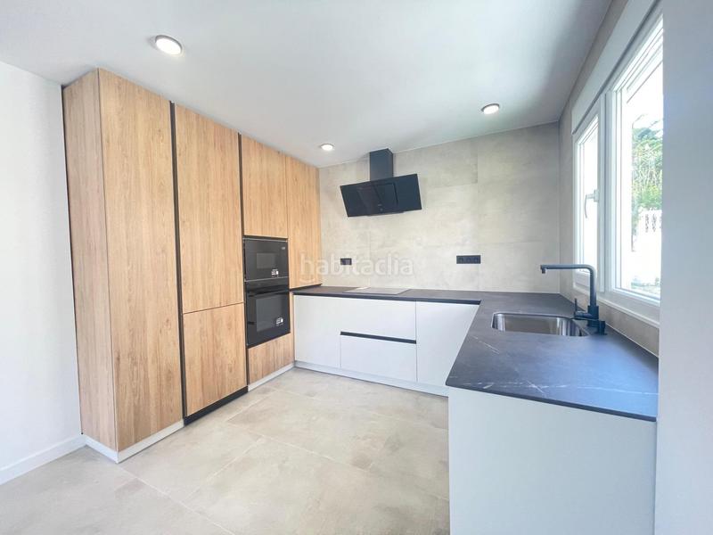 Foto 9fe1c4a1-da4c-43ef-9e8e-cf84ce6e8164. Chalet  en campello con reforma a estrenar !!! en Campello (el)