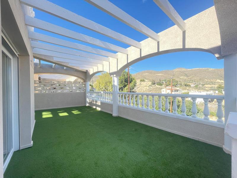 Foto d8a348e2-81b5-4185-aa8a-1074db7edec9. Chalet  en campello con reforma a estrenar !!! en Campello (el)