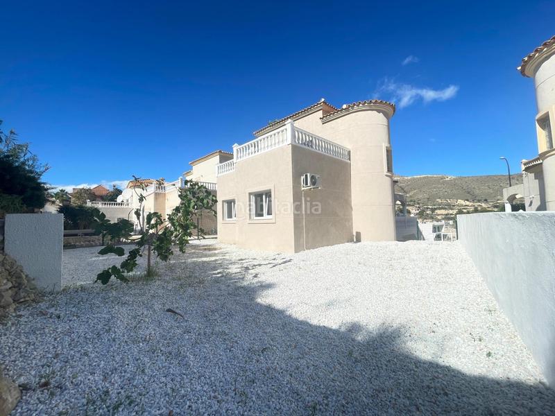 Foto f248b6a4-a7d6-42d7-8f02-2892d35e59bb. Chalet  en campello con reforma a estrenar !!! en Campello (el)