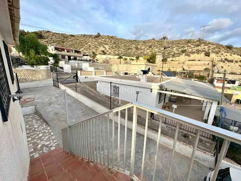 Foto 3b84ba80-bb4a-4cb8-9ef1-5c8cfabbeafd. Casa adossada amb aparcament a Pueblo Acantilado-Lanuza Campello (el)