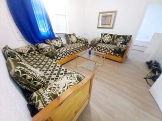 Appartement à Cuatrocientas Viviendas. Bajo reformado