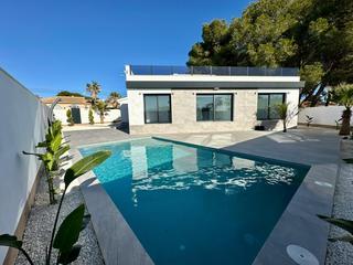 Xalet a Rojales. Villa de lujo con piscina en ciudad quesada  a estrenar y modern