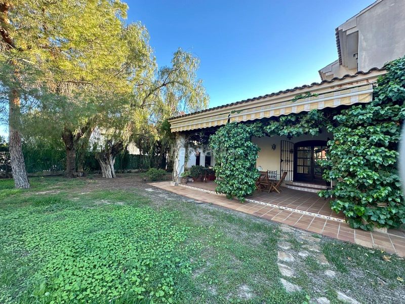 Foto f1ecce4d-8f0c-4747-97f4-b3a6b1abf3a8. Xalet amb aparcament piscina a La Huerta Mutxamel