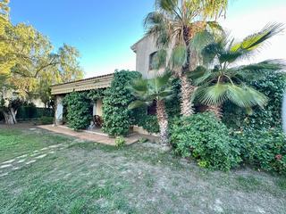 Chalet in La Huerta. Impresionante villa independiente en mutxamel con amplias zonas