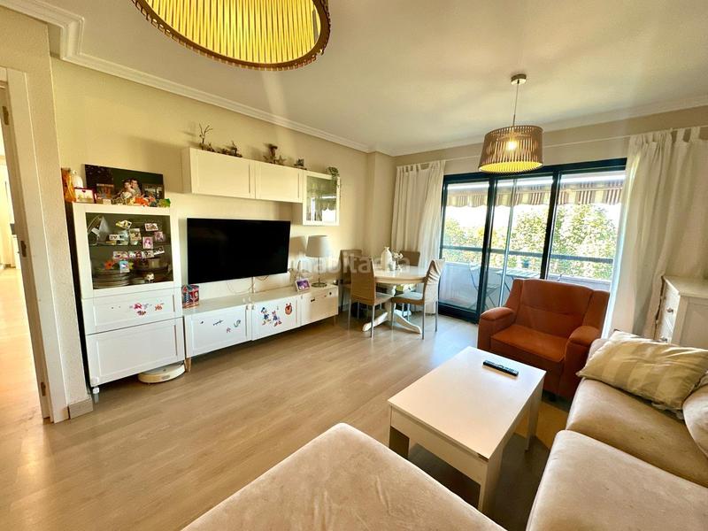 Foto 1333beac-0a62-4a44-bbaa-864dd49993f0. Pis amb aparcament piscina a Albufereta Alicante