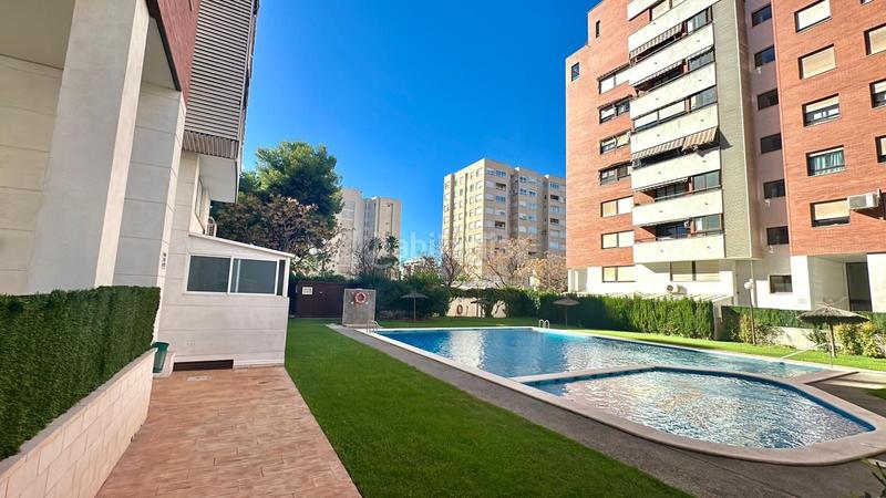 Foto a327a54a-3fc7-49dd-92a7-5e6160b6f882. Pis amb aparcament piscina a Albufereta Alicante