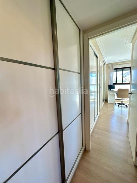 Foto afc35b84-fa26-4f23-b3ba-ee69754c0dd0. Pis amb aparcament piscina a Albufereta Alicante