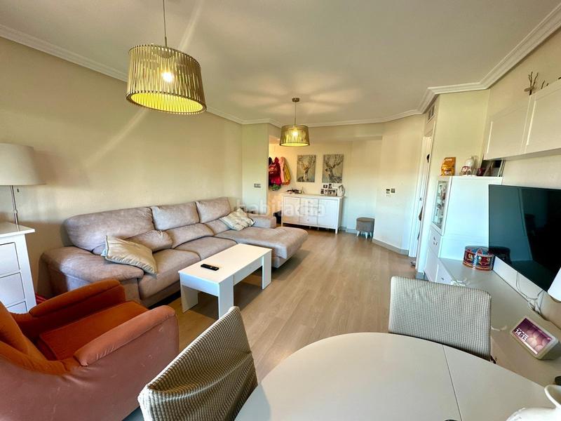 Foto bbda8d2b-b486-4f79-8f0e-37176e31e0b3. Pis amb aparcament piscina a Albufereta Alicante