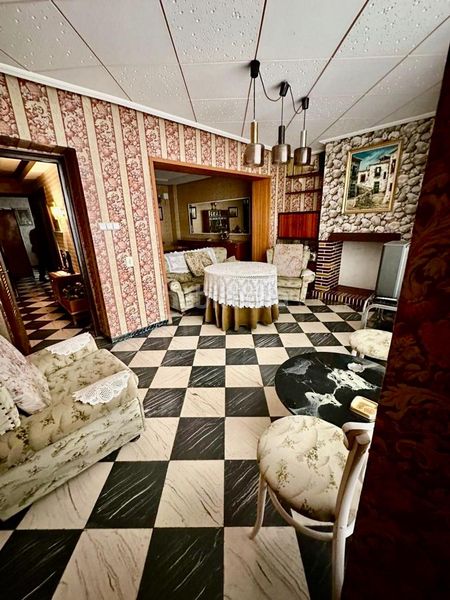 Foto b81b2735-b3b4-4185-84ce-41316be65af5. Edifici a Plaza Castelar - Mercado Central Elda