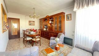 Edifici  Calle de las nieves. Edificio con muchas posibilidades en elda