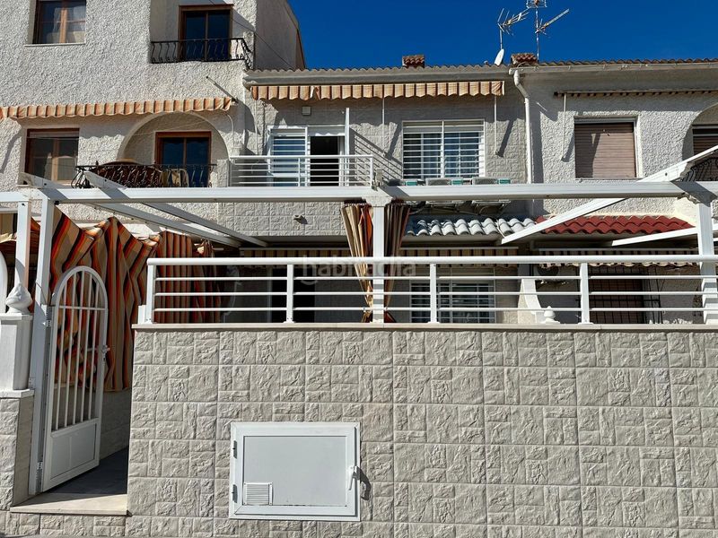 Foto 5c8369b3-db55-4348-87bd-0eaf7fa3e657. Casa amb aparcament a Playa Tamarit-Playa Lissa Santa Pola