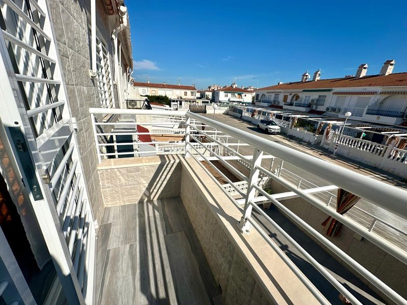 Foto 72f12a0a-2f2c-4aba-845f-39325f685248. Casa amb aparcament a Playa Tamarit-Playa Lissa Santa Pola