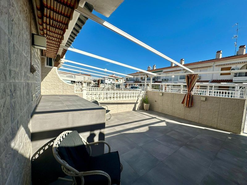 Foto 7a9262ca-19ad-4378-b707-852f41f000a0. Casa amb aparcament a Playa Tamarit-Playa Lissa Santa Pola