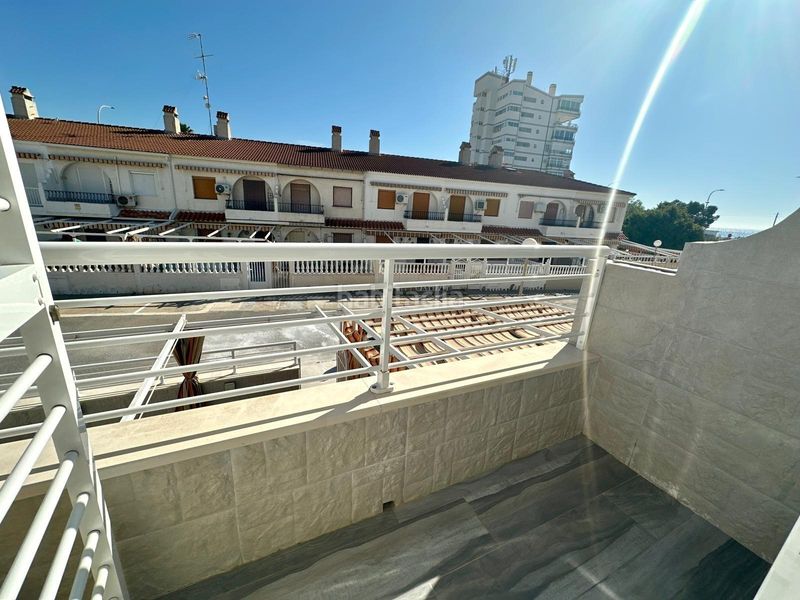 Foto cb83a5b8-68a0-4c0a-8dcd-efc452672fb2. Casa amb aparcament a Playa Tamarit-Playa Lissa Santa Pola