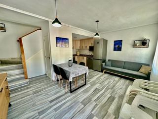 Casa a Playa Tamarit-Playa Lissa. Exclusivo bungalow reformado en primera línea de playa en santa