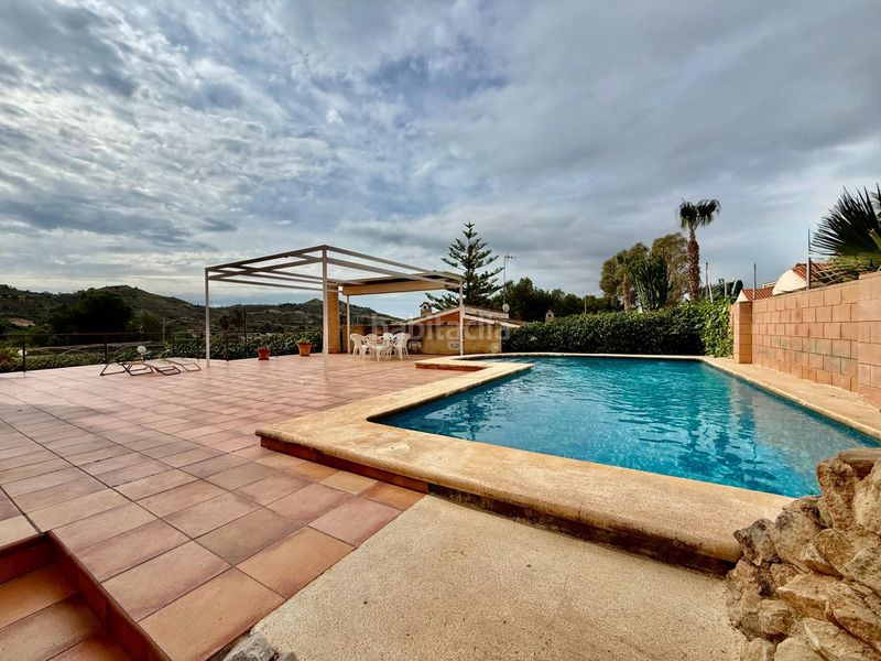 Foto 4f0e33f0-2704-4d03-a774-0394cd35c4a6. Xalet amb calefacció aparcament piscina a Busot