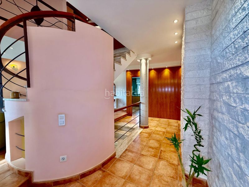 Foto b6a66435-f1b7-4429-9311-b2e83c3a2a32. Xalet amb calefacció aparcament piscina a Busot