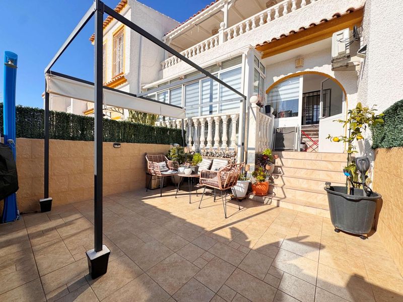 Foto 70a3f19c-f4d0-441f-a166-a94c4537d79a. Casa adossada amb piscina a Monte y Mar Santa Pola