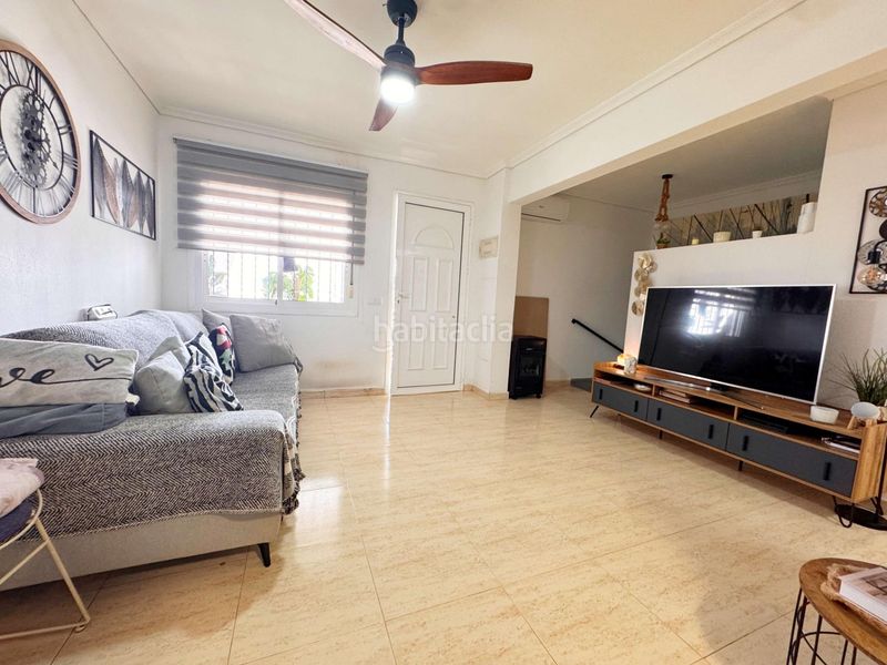 Foto a14019d8-da46-4ed0-b352-c976f25df245. Casa adossada amb piscina a Monte y Mar Santa Pola