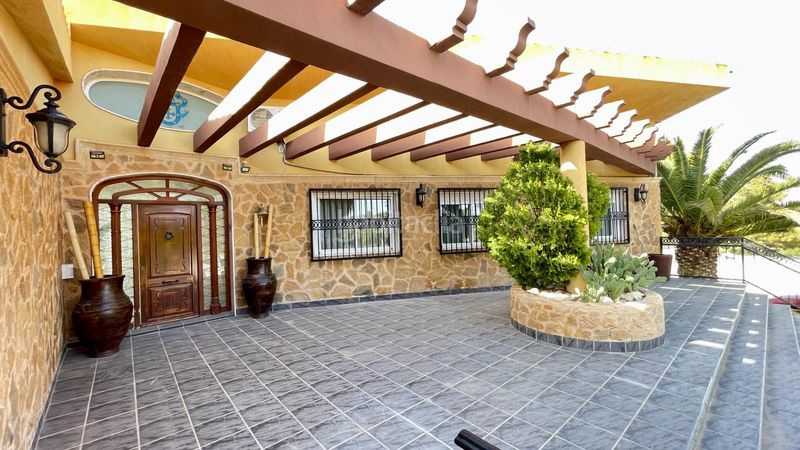 Foto 732a104d-d7c3-40f1-b66f-f533dc4466ef. Xalet amb aparcament piscina a Sax