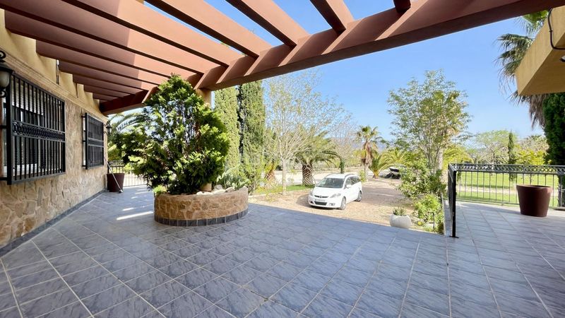 Foto fe61aa61-6954-4a4b-9fcd-8b5f56f528e2. Xalet amb aparcament piscina a Sax