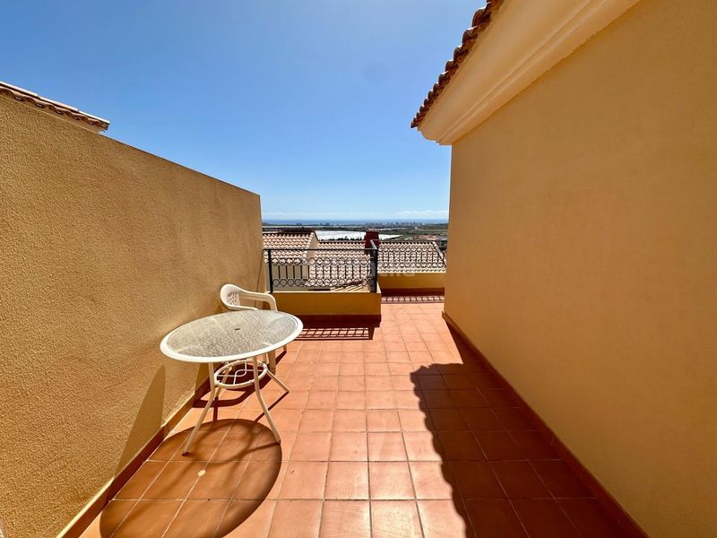Foto 5b7e9479-db7a-4cc4-b6c8-6ac1b1b48d0c. Casa adossada amb aparcament piscina a Bonalba-Cotoveta Mutxamel