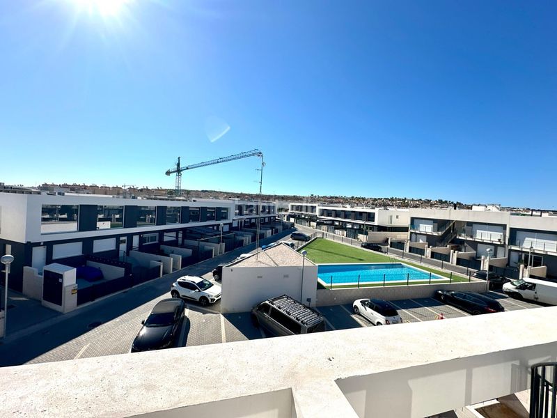 Foto da35fdfd-af78-407e-89ab-2b516f861699. Casa adossada amb aparcament piscina a Monte y Mar Santa Pola