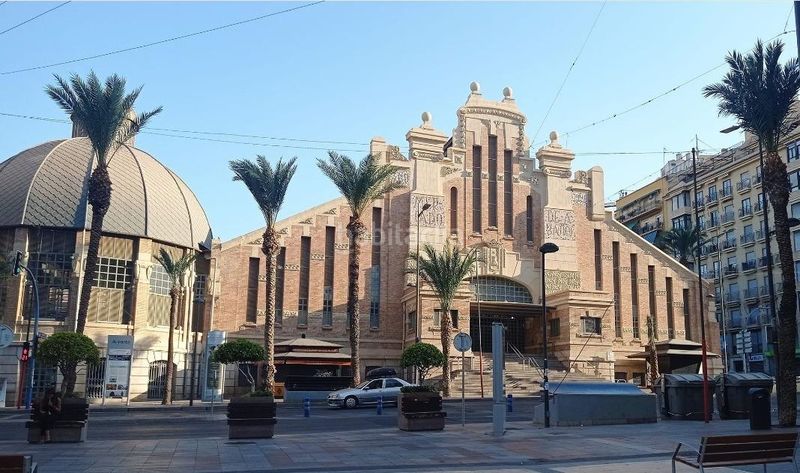 Foto 1b76a3d5-f85b-4744-a273-9e187e3c480e. Pis a Barrio del Centro Alicante