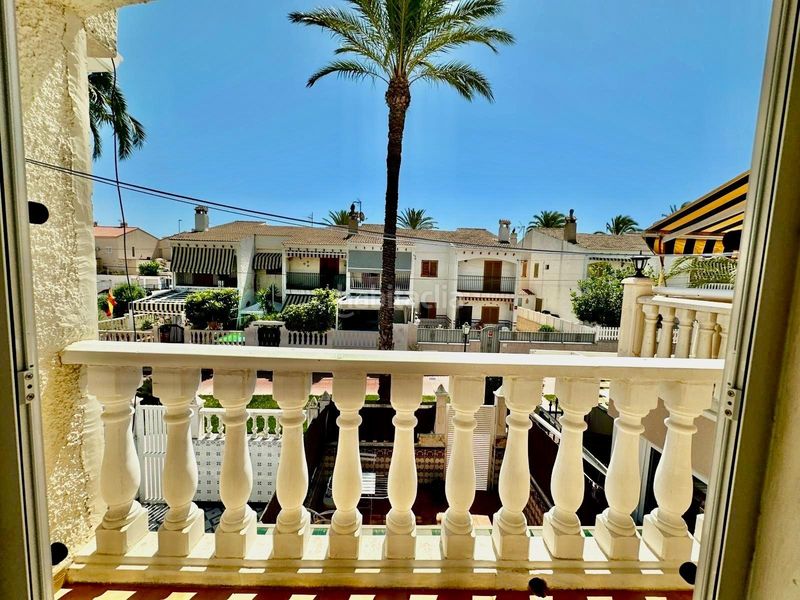 Foto 43258a59-9b4b-4b46-a07a-4ff02fb8a0c5. Casa amb aparcament piscina a Panorama-Sierramar Santa Pola