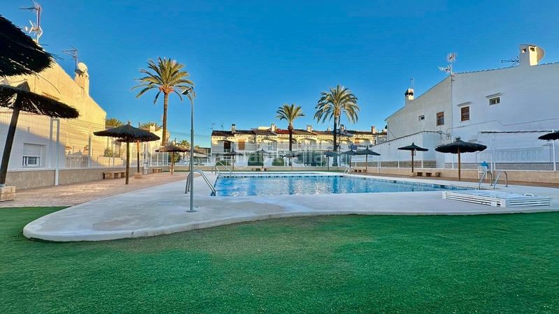 Foto 76ad3a20-0756-4fa3-bb08-b60fec92c248. Casa amb aparcament piscina a Panorama-Sierramar Santa Pola