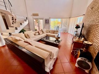 Chalet  Duc del. Impresionante chalet en san vicente del raspeig con piscina y am