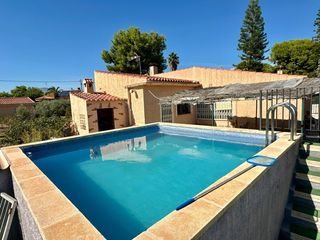 Chalet  Calle calle cisnes. Exclusivo chalet independiente con amplio terreno en venta