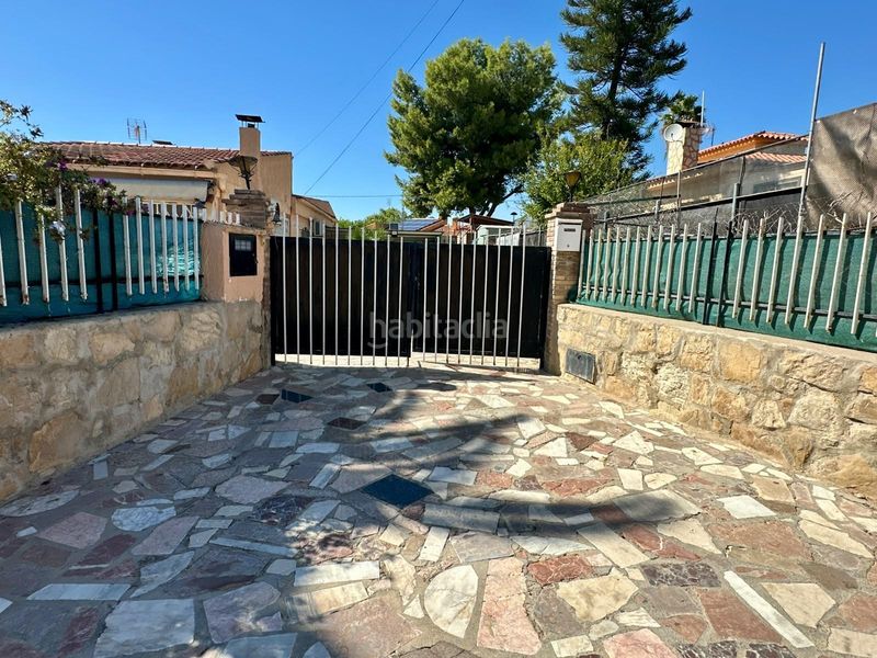 Foto b99fe7b6-de5c-4fea-a95c-1ada7ef04360. Xalet amb aparcament piscina a Busot
