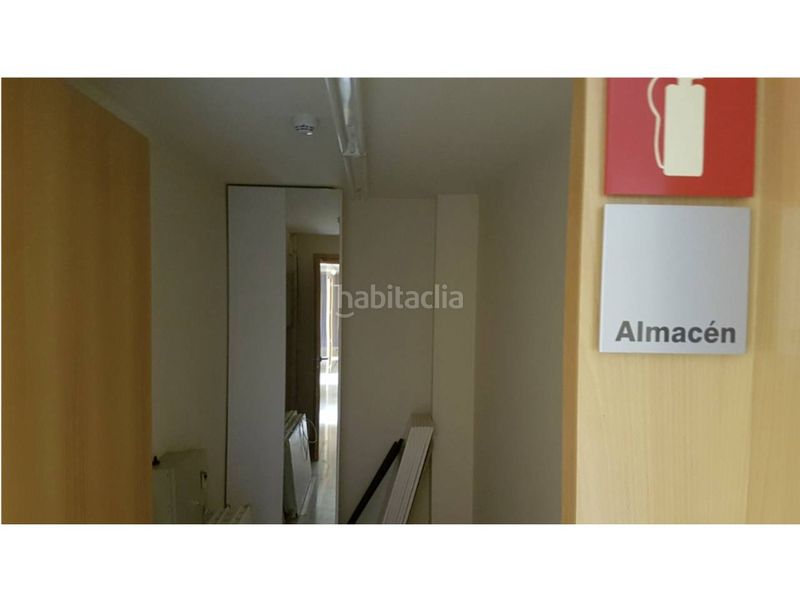 Foto 1c80b7d3-9b6b-4b54-923d-77d23f1bbdd4. Oficina  en venta en centro histórico en Casco Antiguo Badajoz