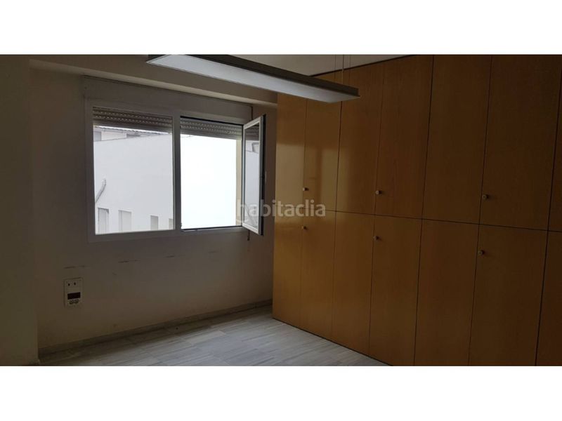 Foto 6480afb5-07c1-4c08-b0ed-6cdeb1e2118a. Oficina  en venta en centro histórico en Casco Antiguo Badajoz