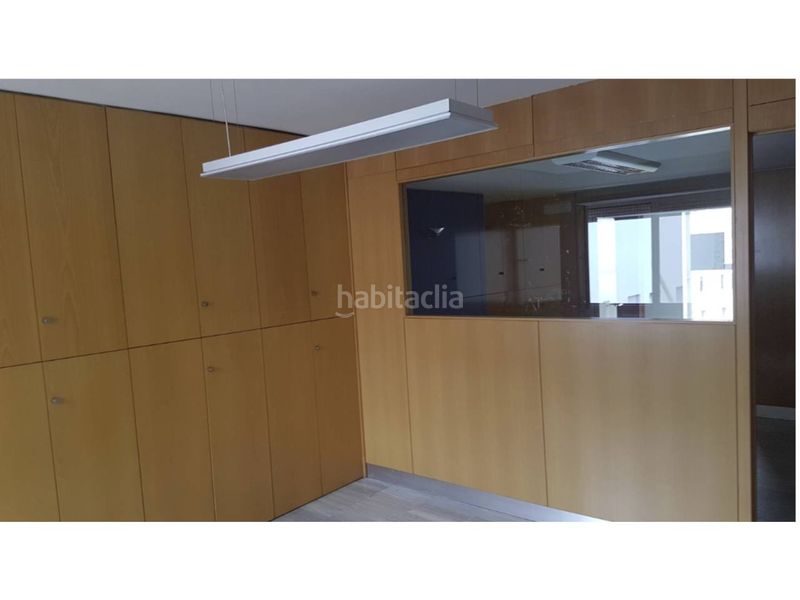 Foto 8e07d25f-2557-4cac-934b-75c63b20cd21. Oficina  en venta en centro histórico en Casco Antiguo Badajoz