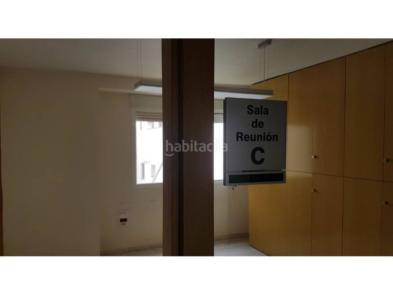 Foto f6e4fa60-6def-4174-8ace-0db85118296c. Oficina  en venta en centro histórico en Casco Antiguo Badajoz