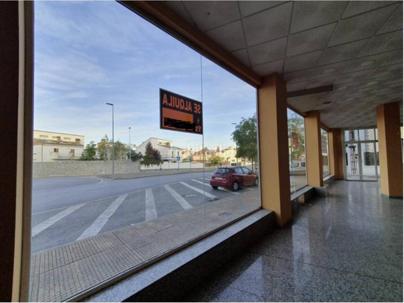 Foto 791c9507-0df6-4034-9650-bea60ead06b1. Lloguer edifici a Avenida Elvas Badajoz