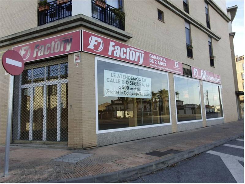 Foto 856560a0-b704-42dd-b720-554db4cad7f8. Miete gebäude in Avenida Elvas Badajoz